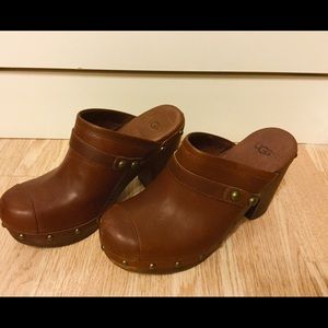 Uggs Women’s Clogs | Brown Leather Heels Size 6
